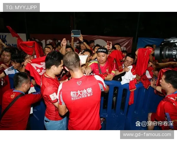 足球球星期待：激情赛季前瞻与球迷心声共振